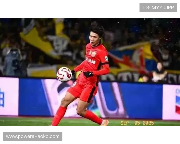 中国足球新星风采展示年轻球员成长路上的闪光时刻与拼搏精神