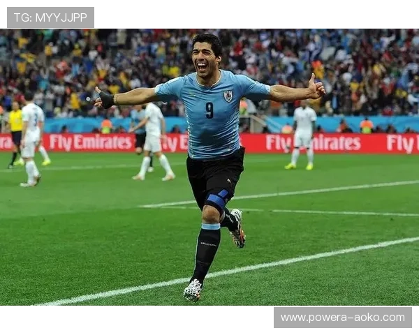 卡通版苏亚雷斯带你领略足球场上的疯狂进攻与独特魅力