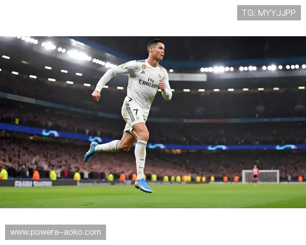 足球球星逗笑小孩的温馨时刻,展现球场之外的亲和力 足球球星逗笑小孩的温馨时刻,展现球场之外的亲和力